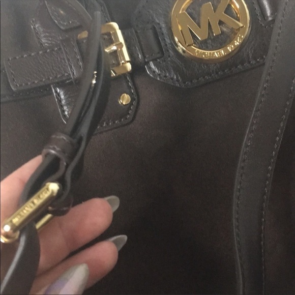 MICHAEL KORS HUDSON IN RICH EXPRESSO BROWN/GOLD - Picture 8 of 8
